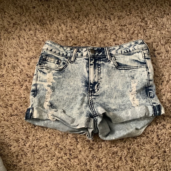 Forever 21 Pants - Forever 21 adorable Jean shorts